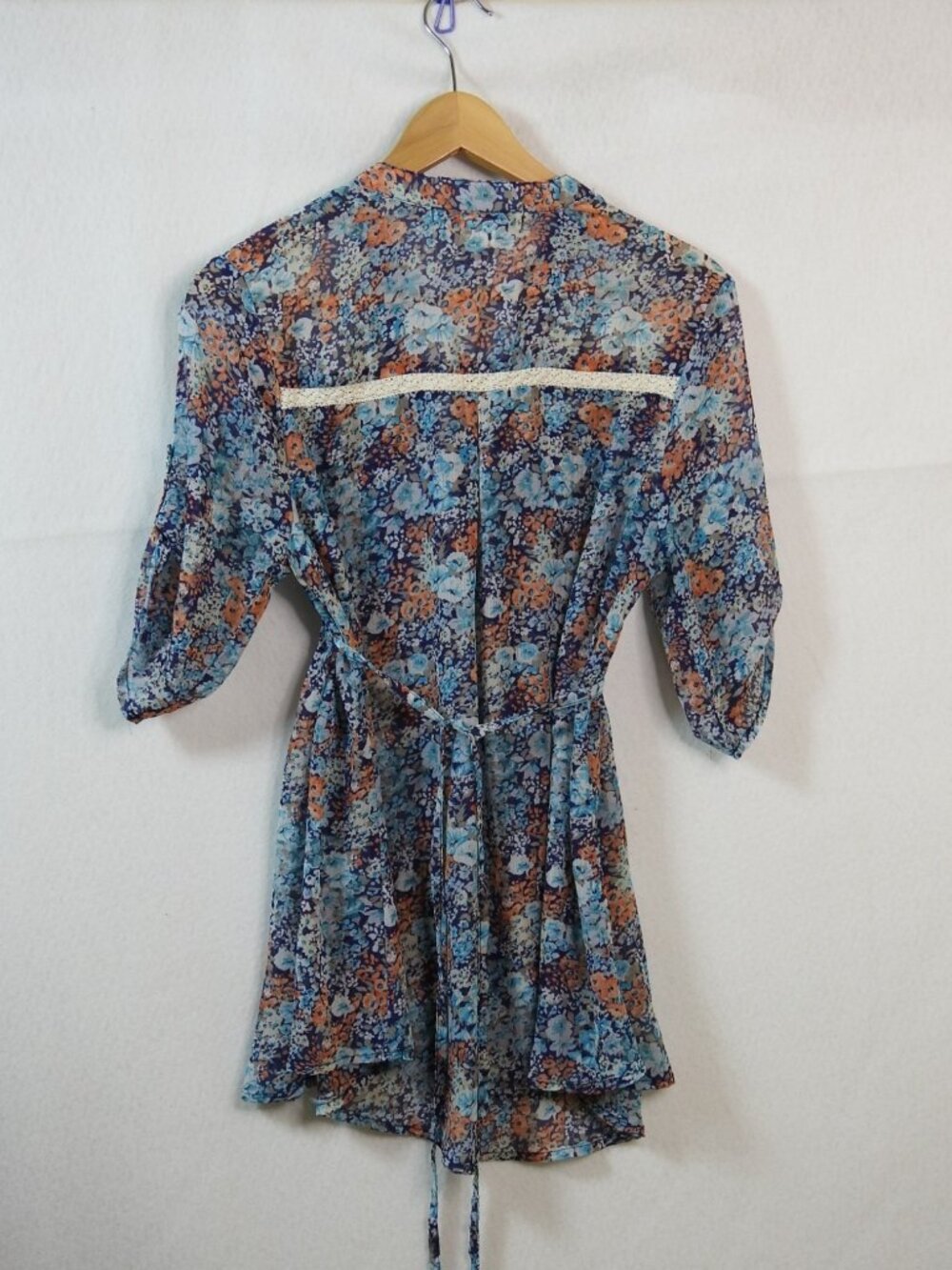 American Rag Cie Entypo Blue Floral Boho Peasant Top Lace Trim Medium - Picture 4 of 9